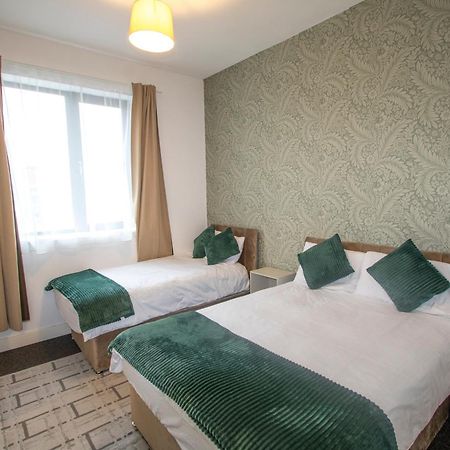 Ideal For Groups - 2 Bedroom Apartment - Free Parking, Transit Links, Close To Stadiums マンチェスター エクステリア 写真